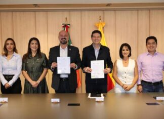 Firma Alfonso Martínez vinculación de Morelia a Red de Deporte y Desarrollo en América Latina