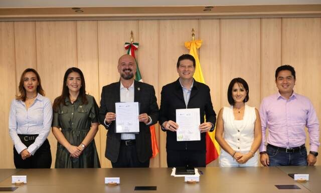 Firma Alfonso Martínez vinculación de Morelia a Red de Deporte y Desarrollo en América Latina