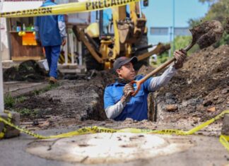 Ooapas realiza trabajos de desagüe para controlar escurrimiento y evitar filtraciones en vialidad