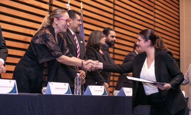 A PONER SU TALENTO AL SERVICIO DE LA SOCIEDAD, INVITA YARABÍ ÁVILA A EGRESADOS DE POSGRADO