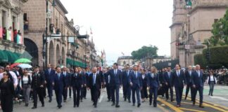 Desfile por Aniversario de la Independencia llena de fervor patrio el Centro de Morelia