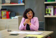 Anuncia SEE restricción de celulares en escuelas de nivel básico en Michoacán