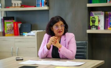 Anuncia SEE restricción de celulares en escuelas de nivel básico en Michoacán