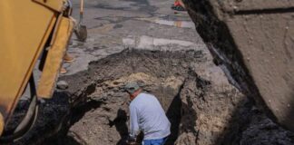 Ooapas repara socavón en Lomas del Valle y sustituye tramo de drenaje dañado