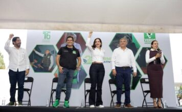 Presentan Sandra Arreola y Juan Antonio Magaña de la Mora informe del segundo año legislativo en Morelia
