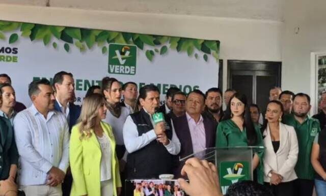 PVEM abre las puertas a Carlos Torres Piña; lo recibe Ernesto Núñez como familia verde rumbo a 2027