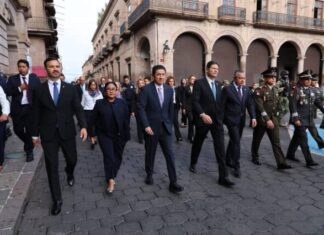 Alfonso Martínez encabeza recorrido en Bando Solemne por el CCLXI aniversario del natalicio de José María Morelos y Pavón