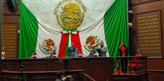 Congreso de Michoacán aprueba renuncia de Carlos Torres Piña a la Fiscalía General del Estado