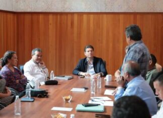Se reúne Alfonso Martínez Alcázar con representantes de Pueblos Originarios