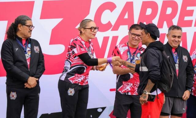 CIFRA RÉCORD DE PARTICIPANTES EN LA 13ª CARRERA ATLÉTICA NICOLAITA; YARABÍ ÁVILA ENTREGA MEDALLAS