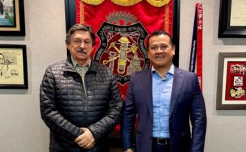 Carlos Torres Piña se reúne con Napoleón Gómez Urrutia para fortalecer el papel del sindicalismo en la transformación de Michoacán